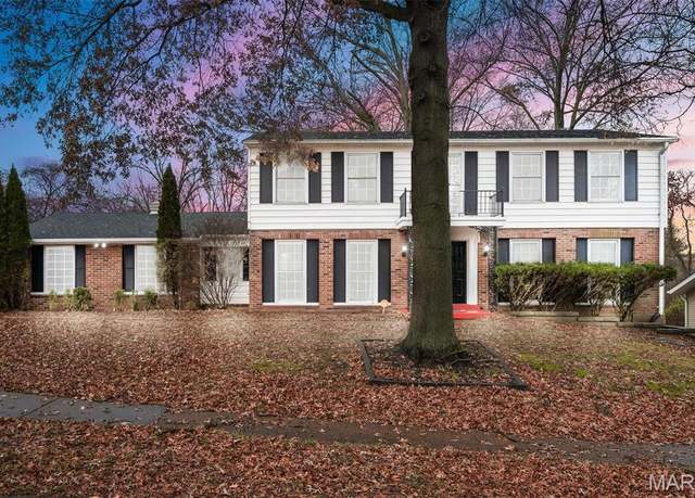 Property at 12170 Killbrock Dr, Florissant, MO 63033, 4 beds, 3.5 baths