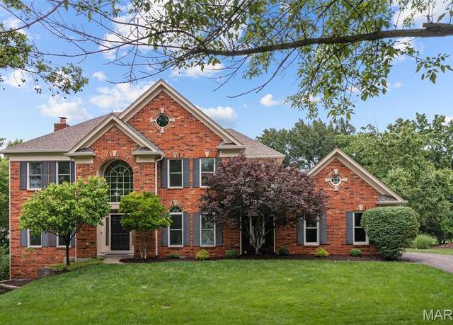 Property at 822 Questover Ln, St Louis, MO 63141, 4 beds, 4.5 baths
