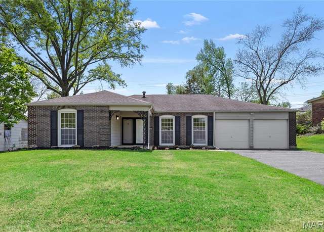 Property at 11864 Gold Leaf Dr, St Louis, MO 63146, 3 beds, 2 baths