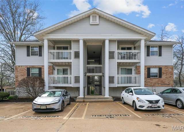 Property at 621 S Kirkwood Rd #300, Kirkwood, MO 63122, 2 beds, 1 bath