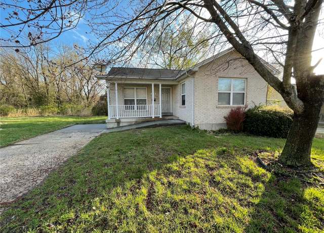 Property at 1130 Putnam St, Alton, IL 62002, 3 beds, 1 bath