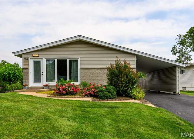 Property at 509 Rayburn Ave, Crestwood, MO 63126, 3 beds, 2 baths