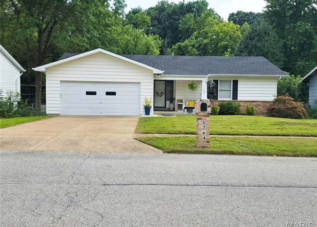 Property at 1264 Belgrove Dr, St Louis, MO 63137, 2 beds, 2 baths