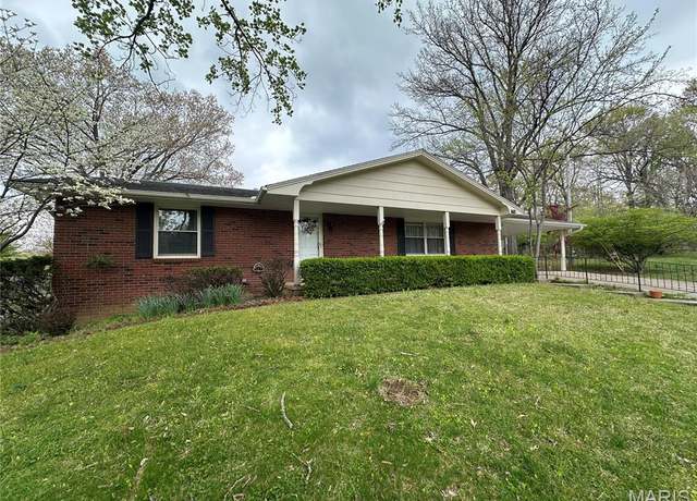 Property at 1902 Drury Ln, Cape Girardeau, MO 63701, 3 beds, 2 baths