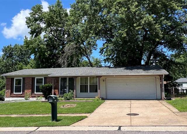 Property at 11747 Vizcuya Ct, Florissant, MO 63033, 5 beds, 2 baths