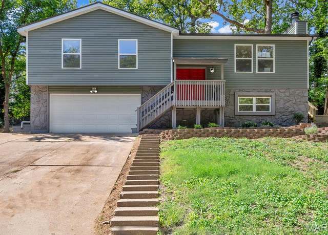 Property at 403 Montbrook Dr, O'fallon, MO 63366, 3 beds, 2 baths