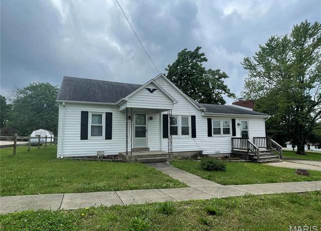 Property at 103 E 3rd St, Dixon, MO 65459, 3 beds, 1 bath