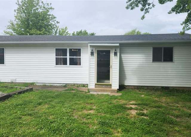Property at 229 S Main St, Licking, MO 65542, 4 beds, 3 baths