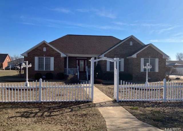 Property at 1302 Stokelan Dr, Malden, MO 63863, 3 beds, 2 baths