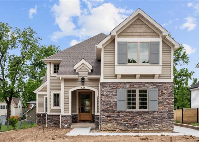 Property at 628 Knierim Pl, Kirkwood, MO 63122, 5 beds, 4.5 baths