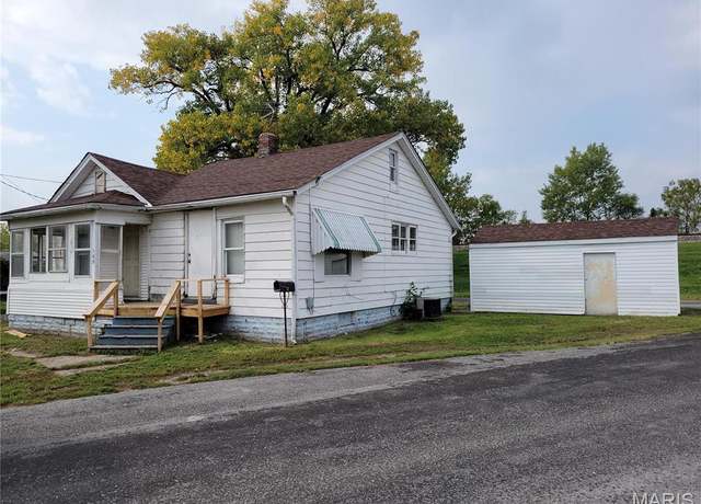 Property at 108 Goulding St, East Alton, IL 62024, 3 beds, 1 bath