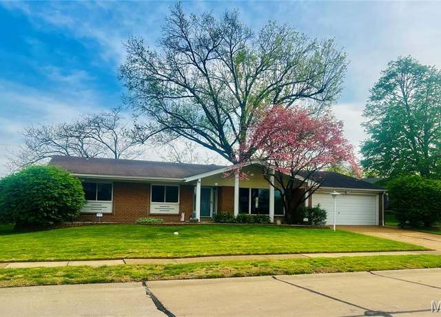 Property at 2858 Firelight Dr, Oakville, MO 63129, 4 beds, 2.5 baths