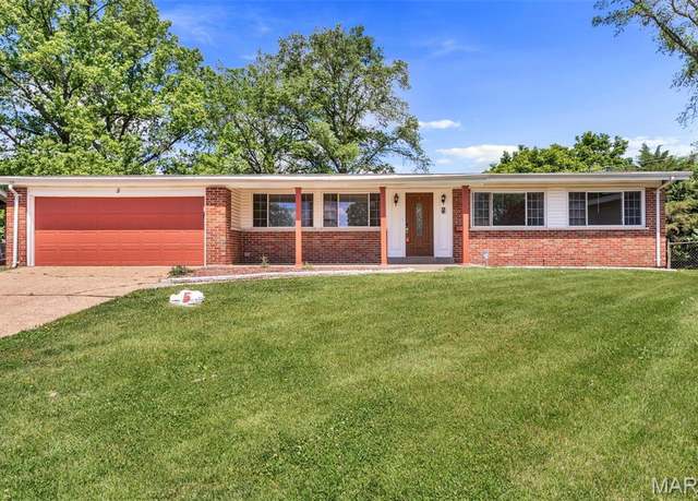 Property at 5 Lancer Ct, Florissant, MO 63033, 4 beds, 3 baths