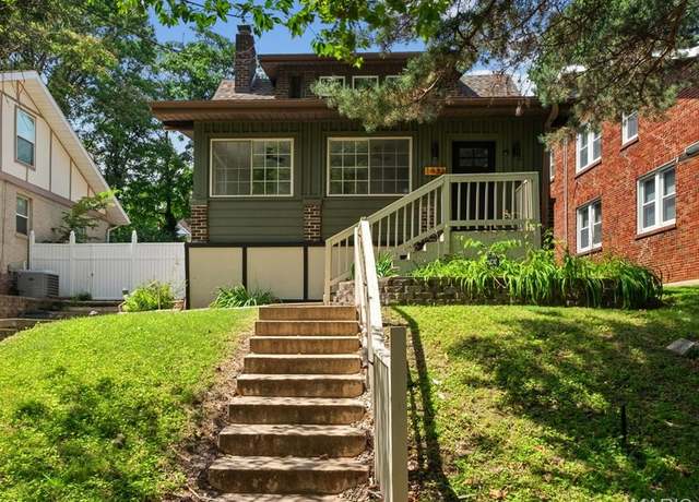 Property at 1433 Hawthorne Pl, Richmond Heights, MO 63117, 3 beds, 2.5 baths