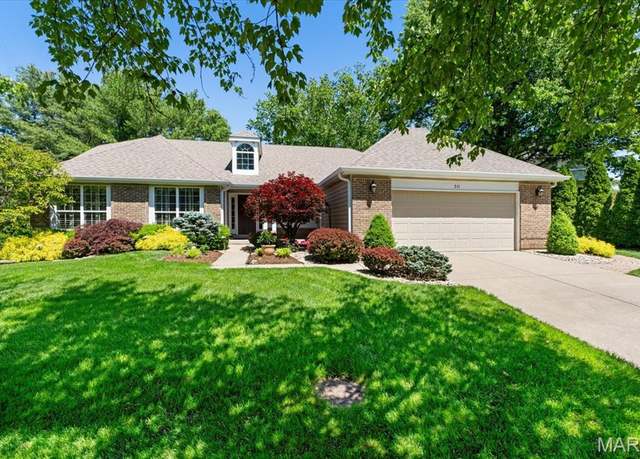 Property at 211 Lansbrooke Dr, Chesterfield, MO 63005, 3 beds, 3.5 baths
