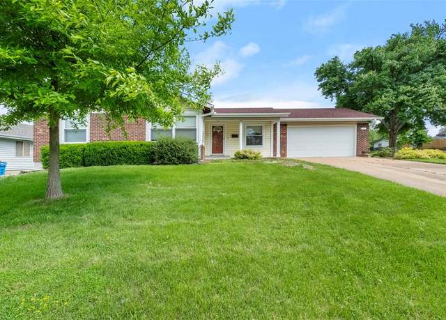Property at 3095 Durwood Dr, Florissant, MO 63033, 3 beds, 2 baths