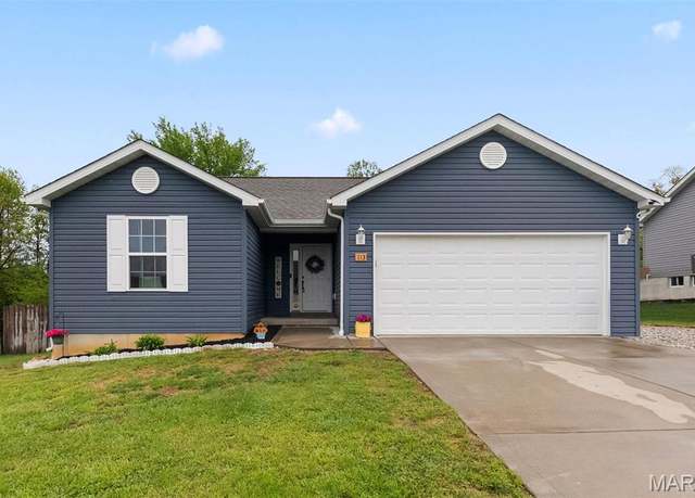 Property at 113 Linder Ln, Winfield, MO 63389, 4 beds, 3 baths