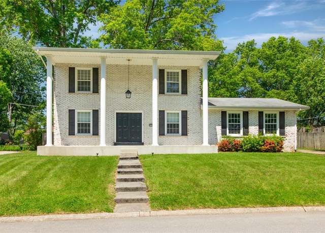 Property at 5312 River Aire Dr, Godfrey, IL 62035, 3 beds, 2.5 baths