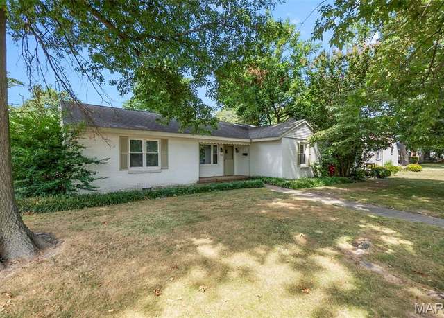 Property at 701 Sikes Ave, Sikeston, MO 63801, 3 beds, 1.5 baths