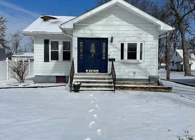 Property at 711 W Church St, Mascoutah, IL 62258, 3 beds, 1 bath
