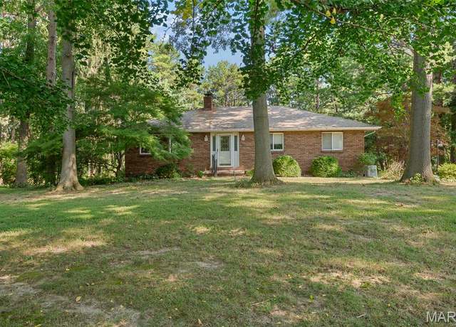 Property at 13 Price Dr, Troy, IL 62294, 3 beds, 2 baths