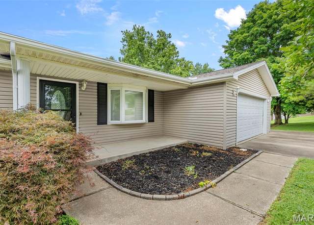 Property at 606 Goodson Dr, Jackson, MO 63755, 3 beds, 2 baths