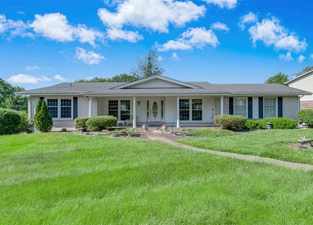 Property at 11100 Queensway Dr, St Louis, MO 63146, 3 beds, 2 baths