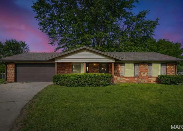 Property at 11572 Springford Ct, Bridgeton, MO 63044, 3 beds, 1.5 baths