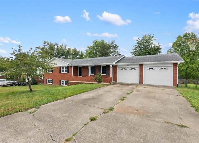 Property at 1810 Sherwood Dr, Cape Girardeau, MO 63701, 3 beds, 3 baths