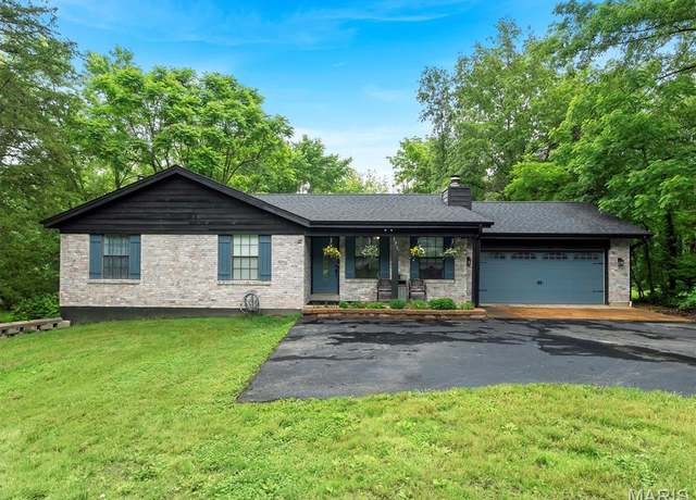 Property at 575 E Villa Ridge Rd, Villa Ridge, MO 63089, 3 beds, 2.5 baths