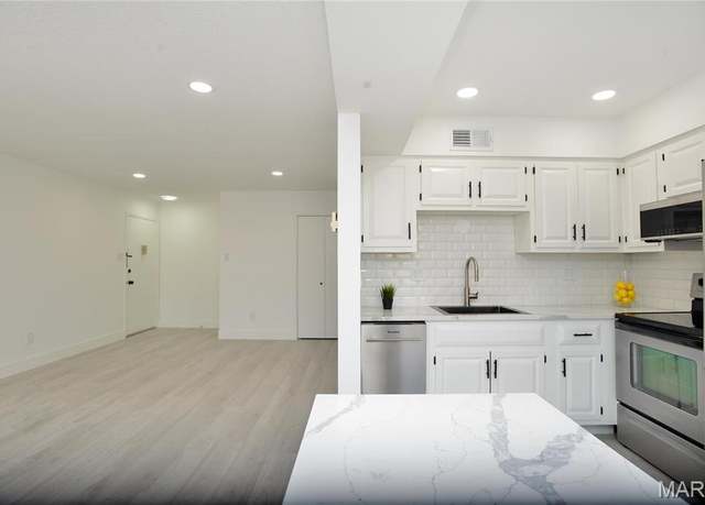 Property at 1680 Herault Pl Unit F, St Louis, MO 63125, 1 bed, 1 bath