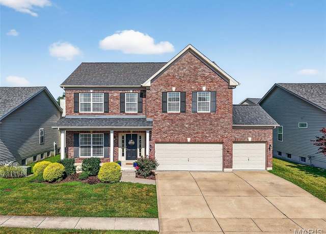 Property at 507 Country Chase Dr, Lake St Louis, MO 63367, 4 beds, 3.5 baths