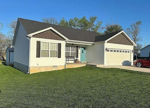 Property at 114 N Country Ln, Desloge, MO 63601, 3 beds, 2.5 baths