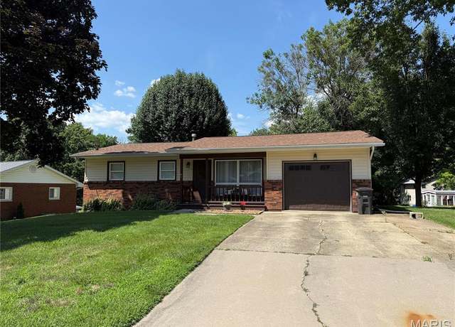 Property at 1471 Ladd Ave, Edwardsville, IL 62025, 3 beds, 1.5 baths