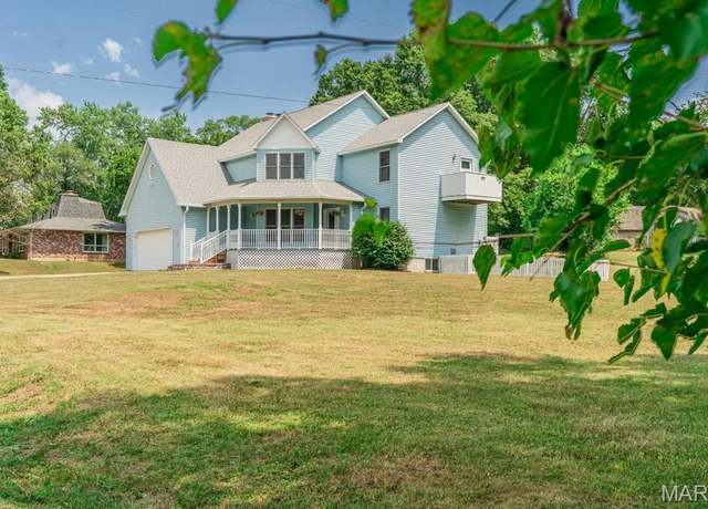Property at 218 King St, Lebanon, MO 65536, 4 beds, 3.5 baths