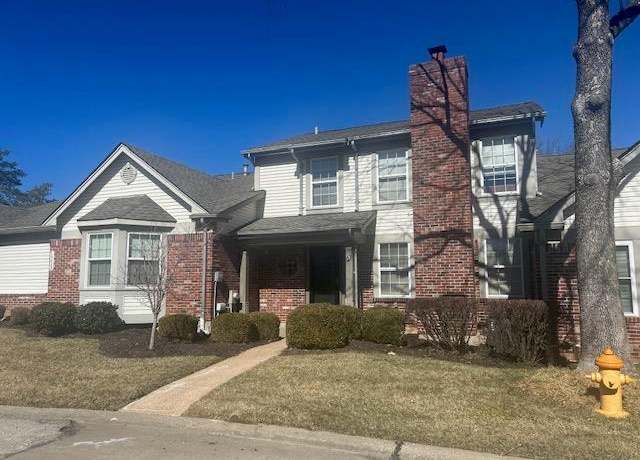 Property at 15823 Newton Ridge Dr, Chesterfield, MO 63017, 2 beds, 2.5 baths