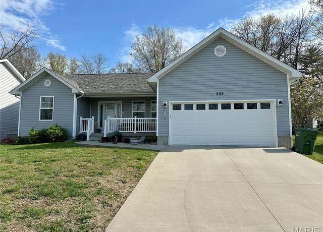 Property at 302 Mossman Ln, Rolla, MO 65401, 3 beds, 2 baths