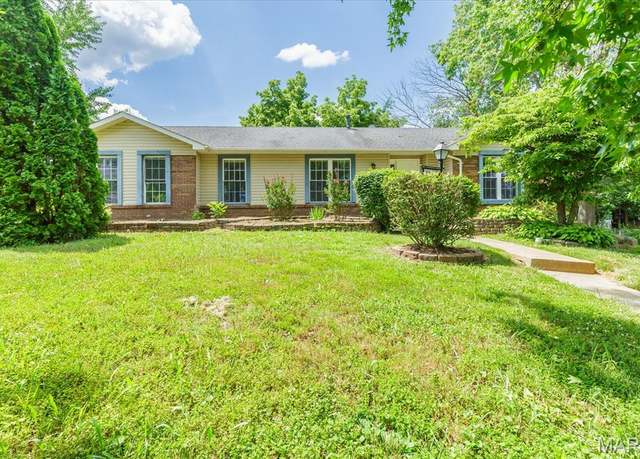 Property at 4466 Vermilion Dr, St Louis, MO 63128, 3 beds, 2 baths