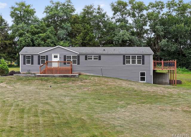 Property at 30139 Prairie Estates Rd, Warrenton, MO 63383, 4 beds, 2 baths
