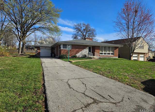 Property at 305 Lillian Ave, Union, MO 63084, 2 beds, 2 baths