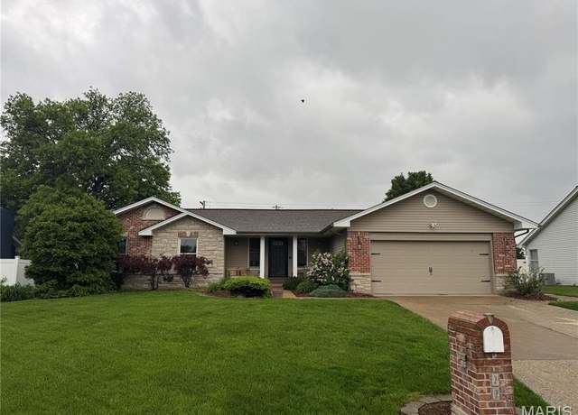 Property at 22 Hillcrest Estates Ln, St Peters, MO 63376, 3 beds, 2 baths
