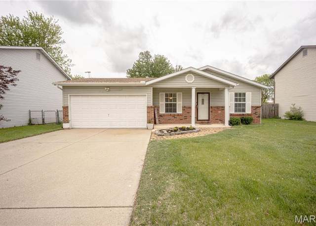Property at 5157 Stephanie Dr, Granite City, IL 62040, 3 beds, 2 baths