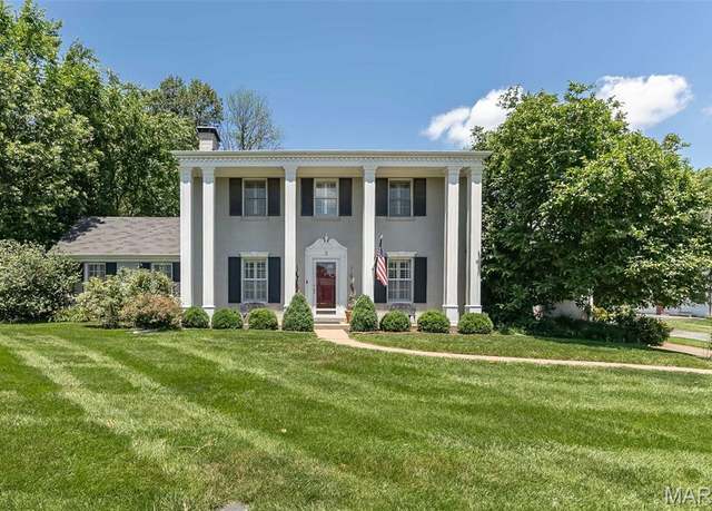 Property at 3 Deer Creek Woods, Ladue, MO 63124, 4 beds, 2.5 baths