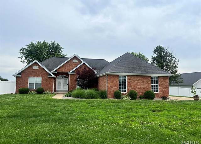 Property at 1408 Elm Tree Rd, Troy, MO 63379, 3 beds, 2.5 baths