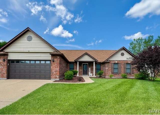 Property at 8 Boenker Ct, St Charles, MO 63301, 4 beds, 2.5 baths