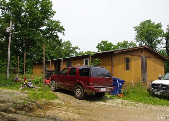 Property at 141 Weeks Hollow Rd, Troy, MO 63379, 4 beds, 2 baths