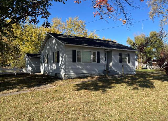Property at 983 W Chestnut St, Kahoka, MO 63445, 2 beds, 1 bath