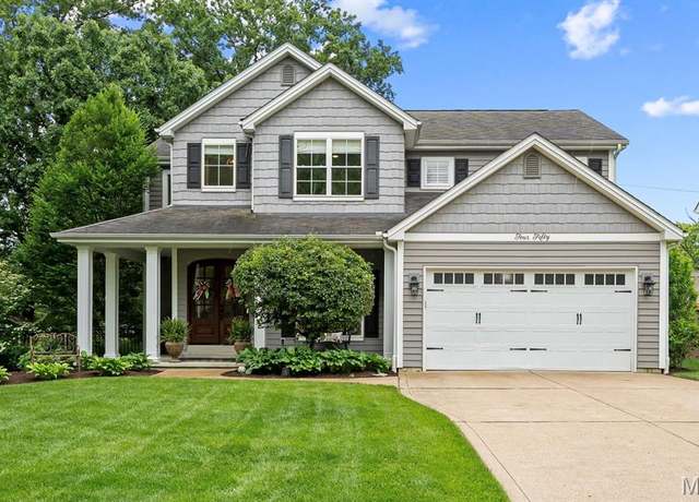 Property at 450 Bogey Ln, Kirkwood, MO 63122, 4 beds, 3.5 baths