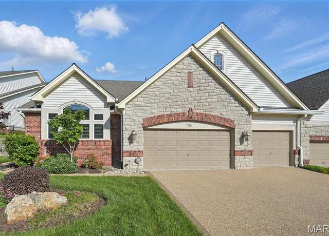 Property at 735 Stonebluff Ct, Chesterfield, MO 63005, 3 beds, 2.5 baths