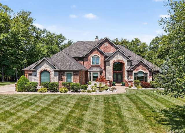 Property at 725 Crown Pointe Farms, Defiance, MO 63341, 4 beds, 4.5 baths